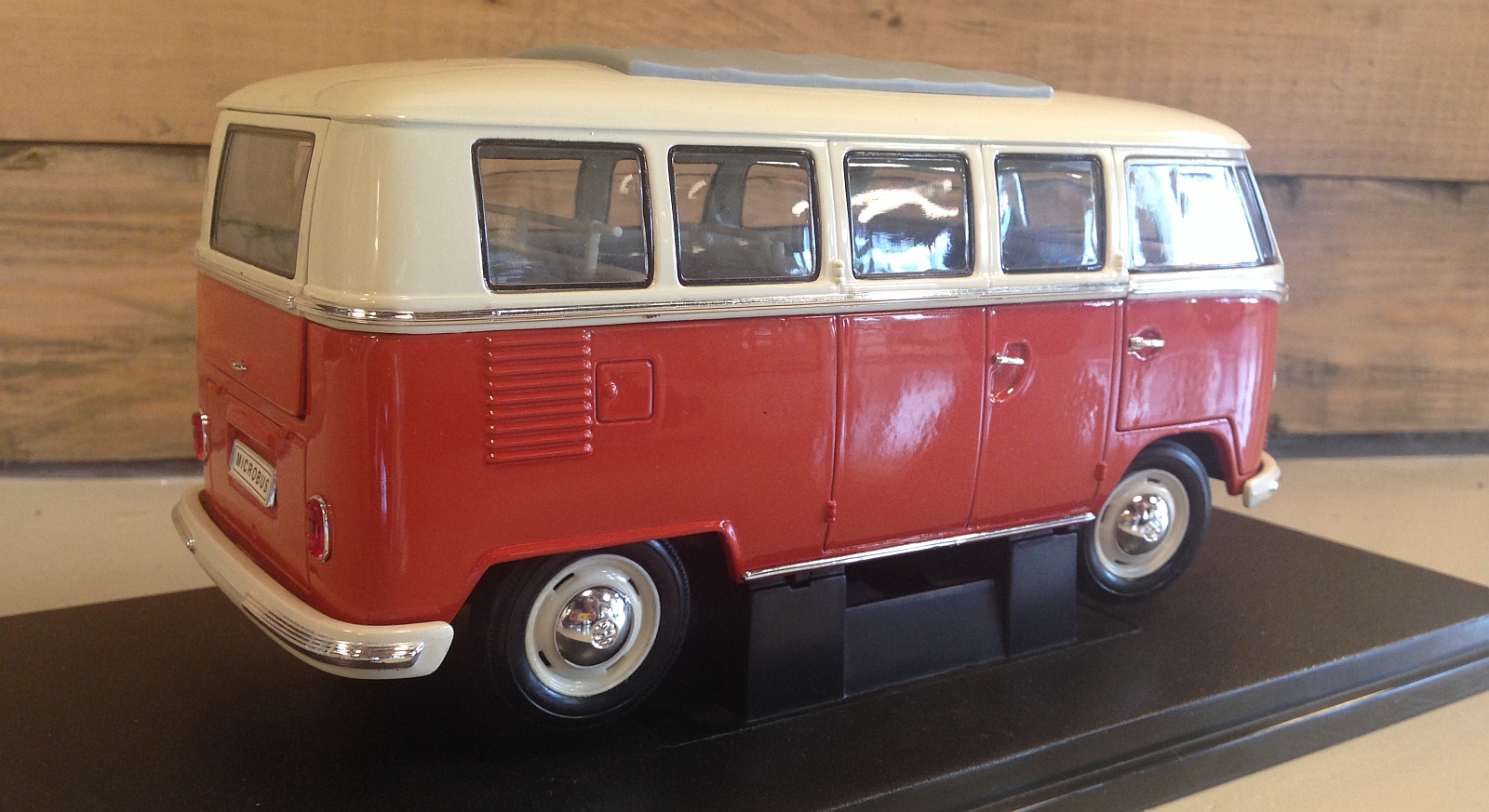 vrek Zuinig bewijs AutoRAI in Miniatuur: Zware jongen, deze Volkswagen Microbus van Welly