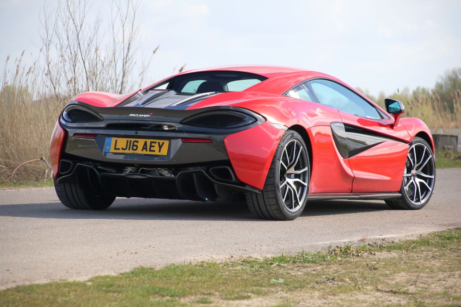 McLaren-570S-5