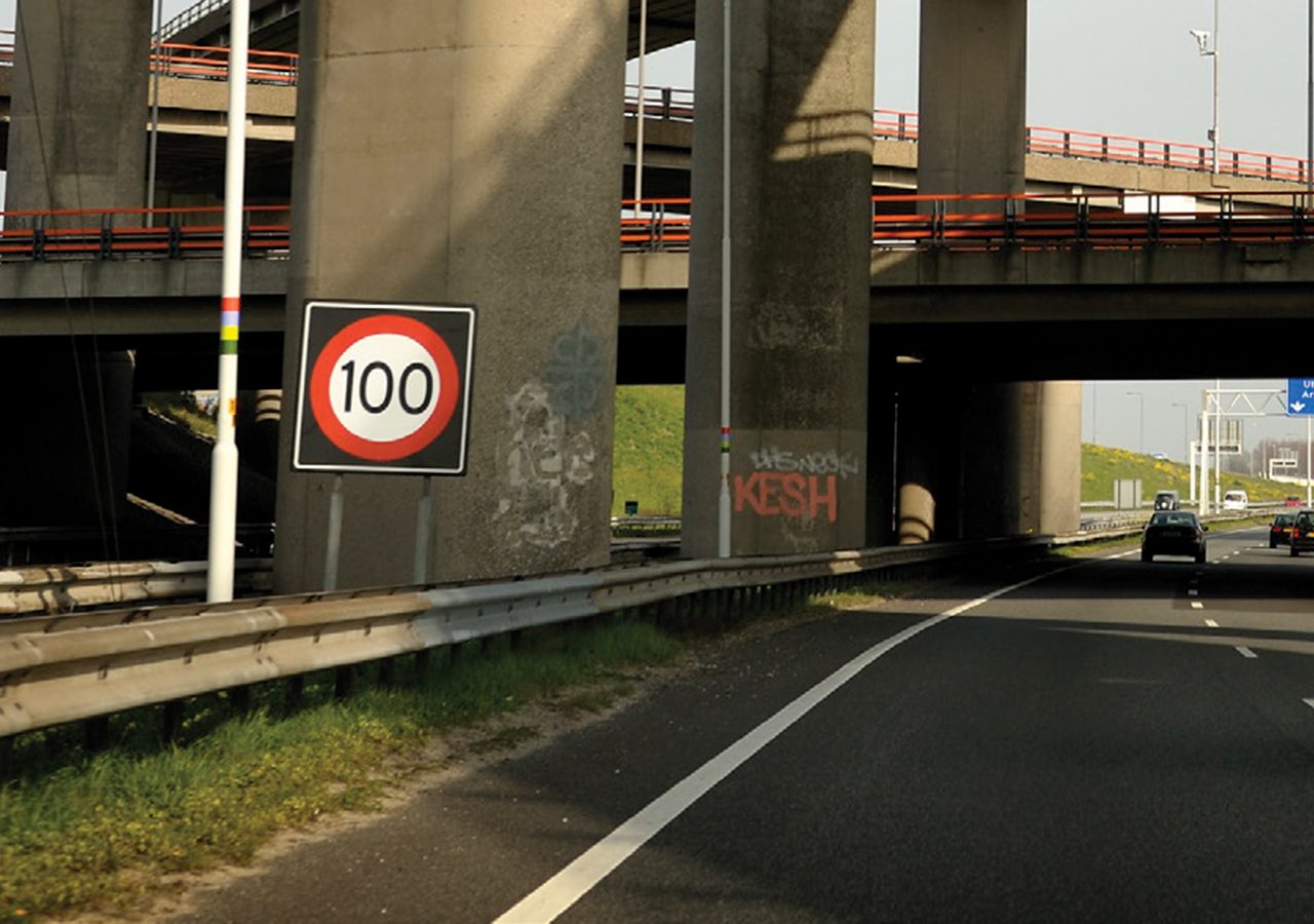 Een brug over het Nederlandse verkeer.