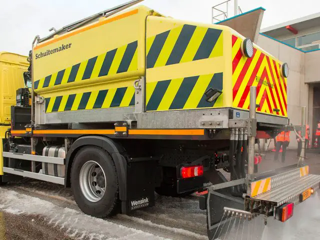 Rijkswaterstaat strooiwagen