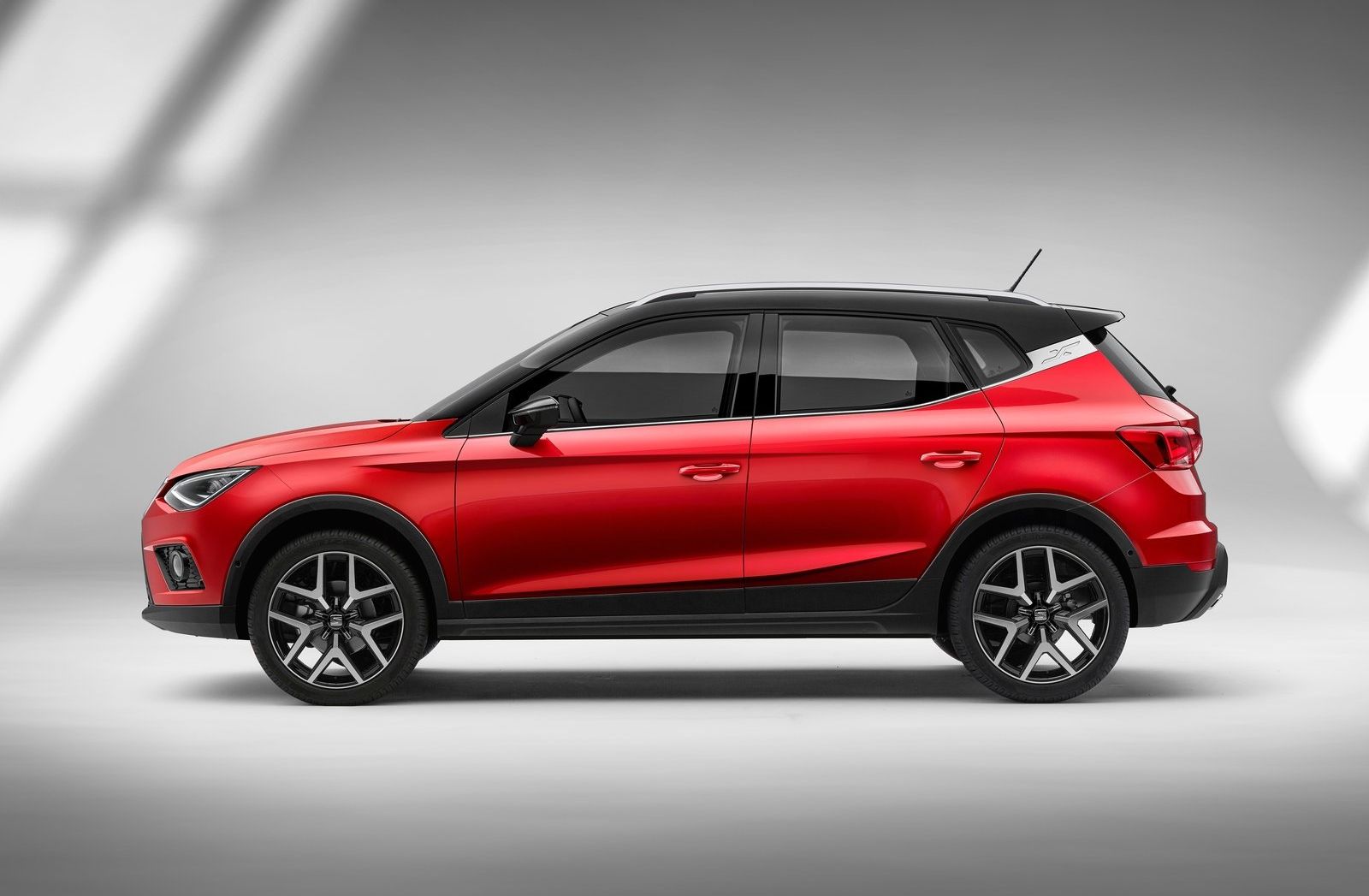 SEAT presenteert nieuwe Arona crossover AutoRAI.nl