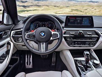 2018 BMW M5