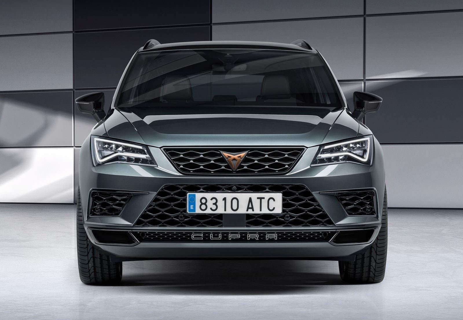 2018 Cupra Ateca front