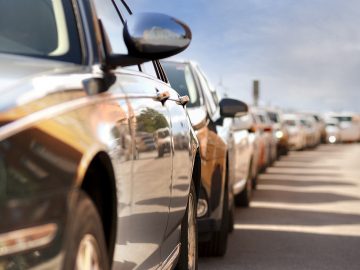 mannen en vrouwen claimen bijna even vaak schade bij autoverzekeraar