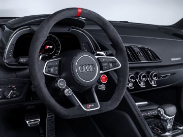 Het stuur van een Audi R8 sportwagen.
