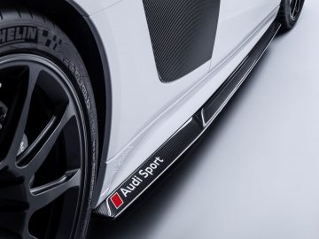 Audi R8 koolstofvezelrijke dieet sideskirts.