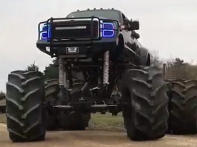 Bizarre monstertruck