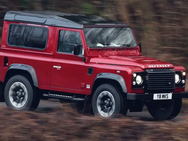 Land Rover Defender Works V8