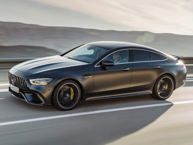 Mercedes Amg Gt 4 Door Coupe nval Op Porsche Panamera