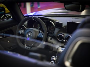 Het interieur van een Mercedes Benz SLK Roadster tentoongesteld op de International Amsterdam Motor Show 2018.