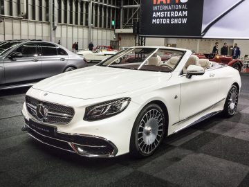 Mercedes - benz s-klasse cabriolet tentoongesteld op de International Amsterdam Motor Show 2018.