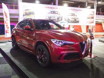 Een rode Alfa Romeo SUV is te zien op de International Amsterdam Motor Show 2018.