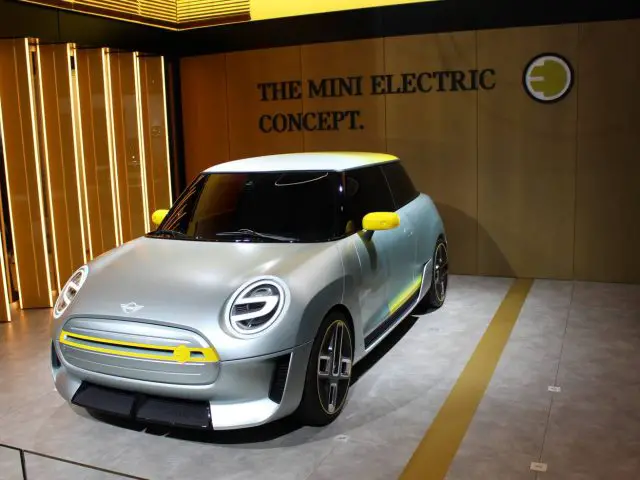 Het mini-elektrische concept is te zien in een zaal op Autosalon 2018, Brussel.