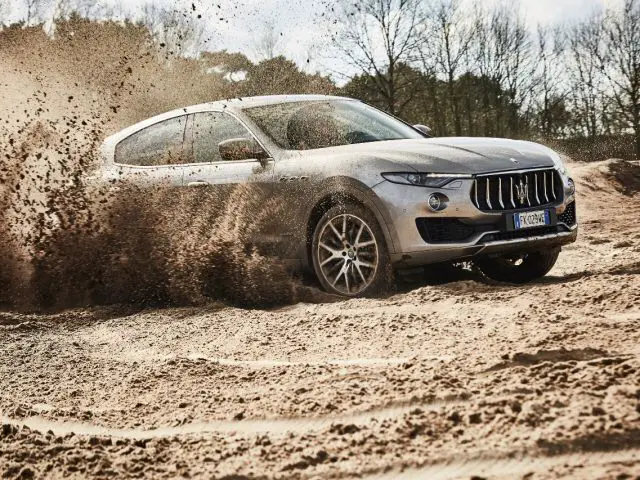 Maserati_Levante 4