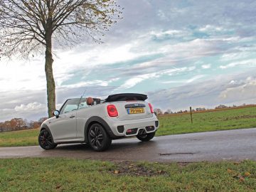 Mini John Cooper Works Cabrio 2017 - Autotest - AutoRAI.nl - Fotografie: Bart Oostvogels