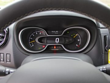 Opel Vivaro Combi Dubbele Cabine 2017 - Autotest - Fotografie: Bart Oostvogels