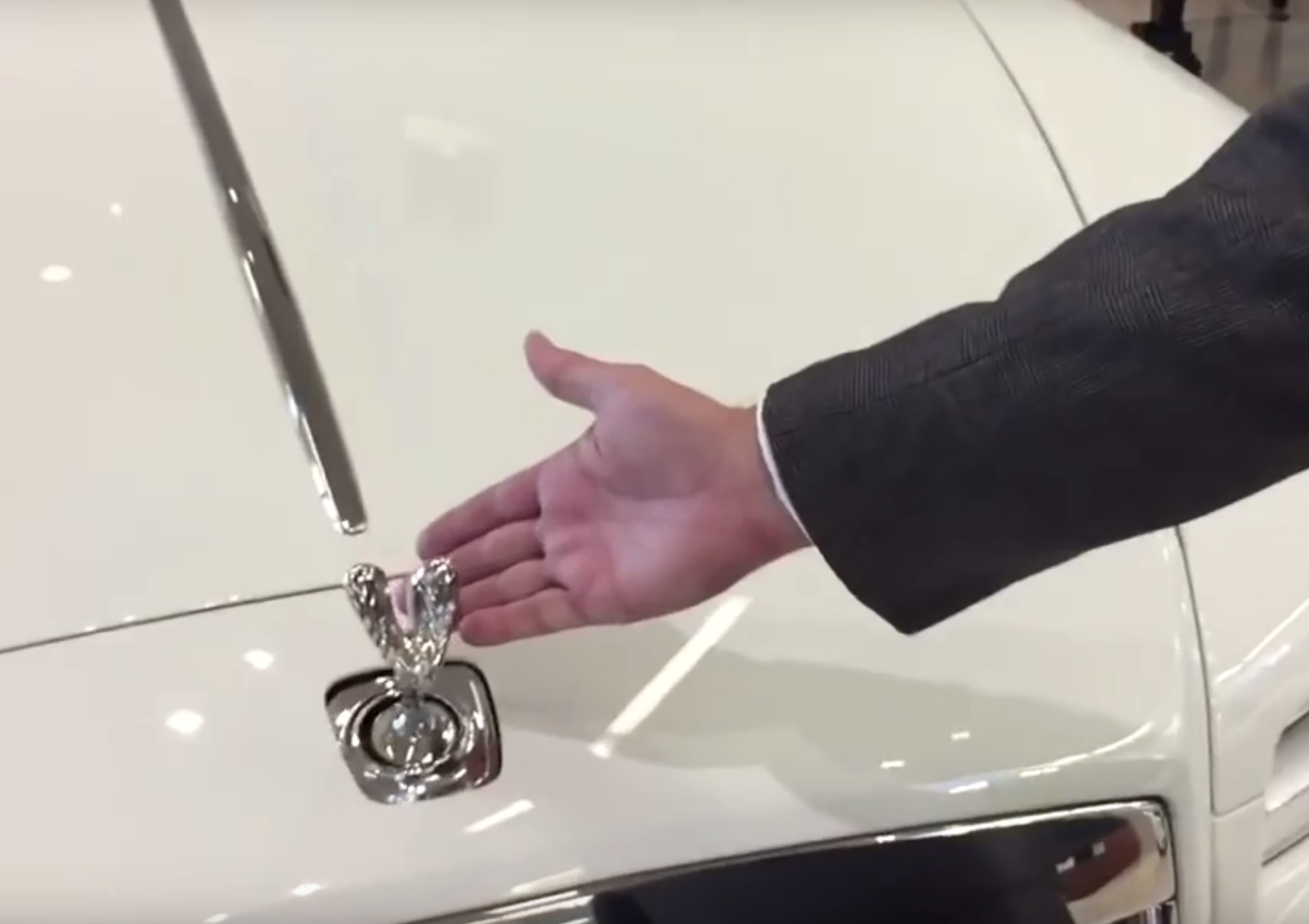 Rolls-Royce Phantom motorkapornamentvideo.