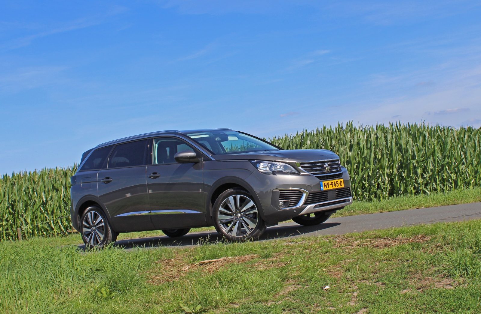 Peugeot 5008 1.2 PureTech 130 - Autotest - Rijtest - AutoRAI.nl 2017 - Fotografie: Bart Oostvogels
