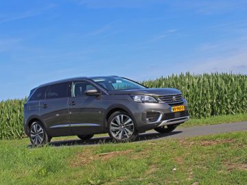 Peugeot 5008 1.2 PureTech 130 - Autotest - Rijtest - AutoRAI.nl 2017 - Fotografie: Bart Oostvogels