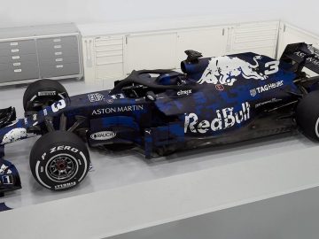 Aston Martin Red Bull Racing-TAG Heuer RB14