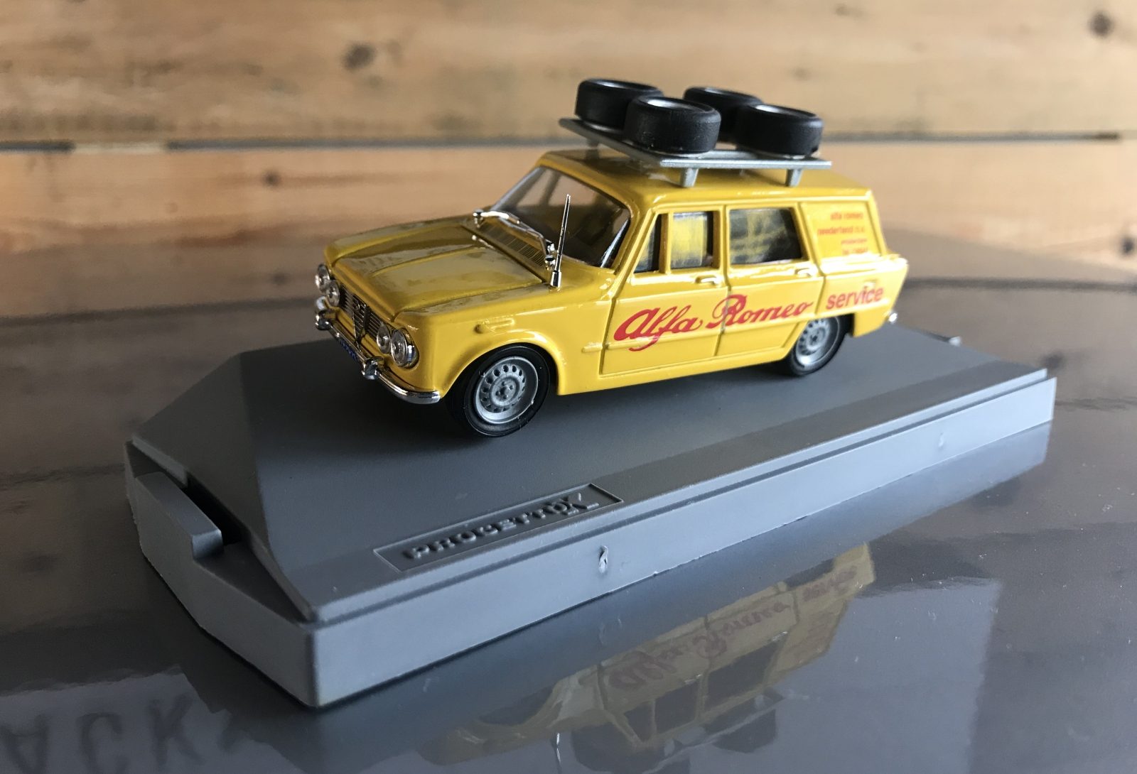 Alfa Romeo Giulia Promiscua - AutoRAI in Miniatuur