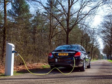 Mercedes-Benz C 350e