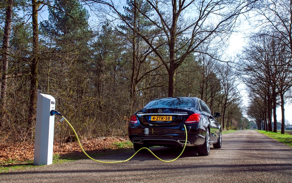 Mercedes-Benz C 350e