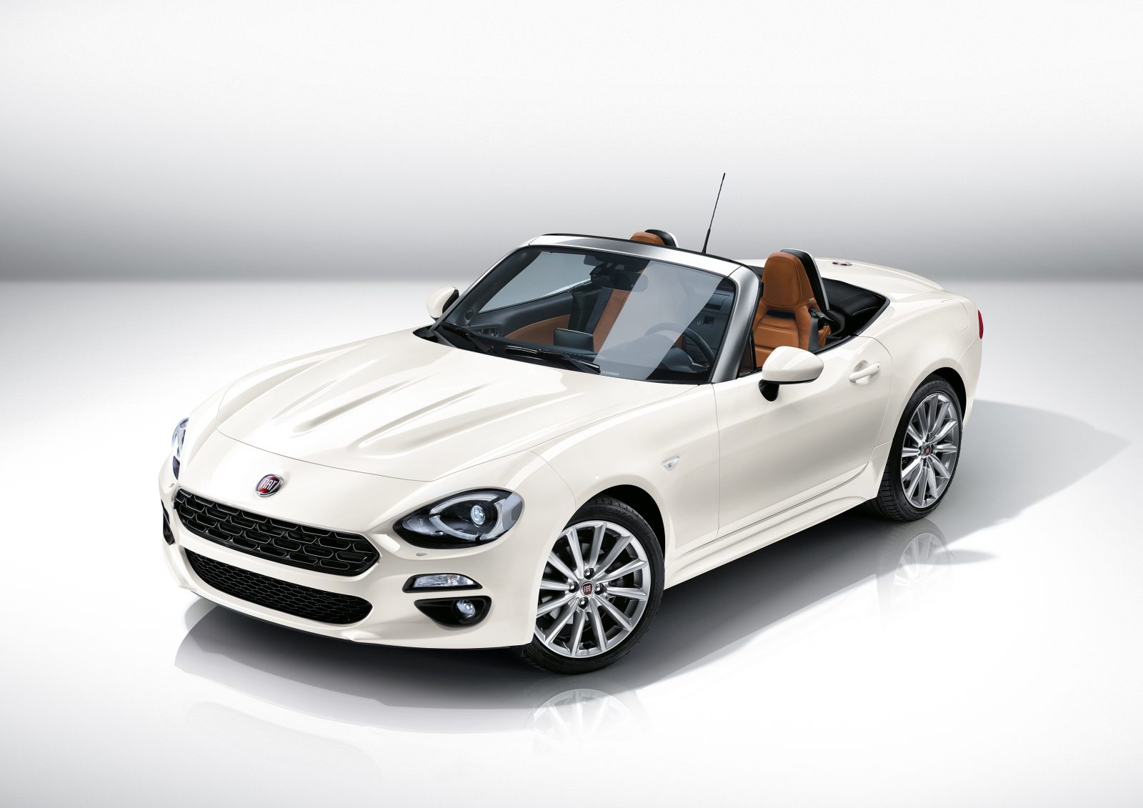Fiat 124 Spider 2016 1