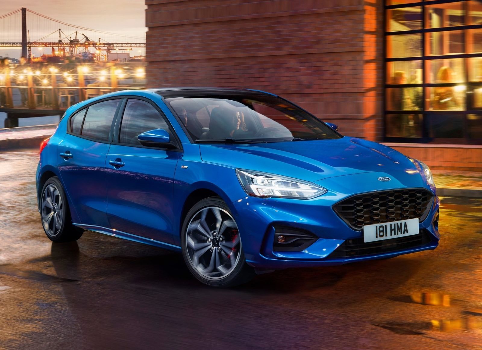 Ford-Focus_ST-Line-2019