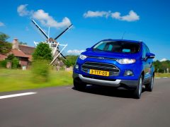 Ford_EcoSport_blauw