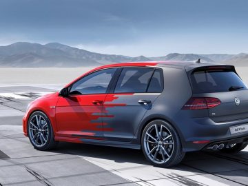 Golf parkeert zonder bestuurder