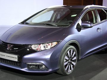 Honda_Civic_Tourer_01_620.jpg