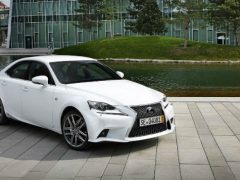 Lexus IS 300h Hybrid
