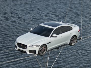 Jaguar XF: lichtgewicht koorddanser