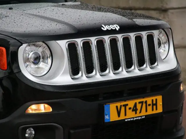 Jeep Renegade grijs kenteken