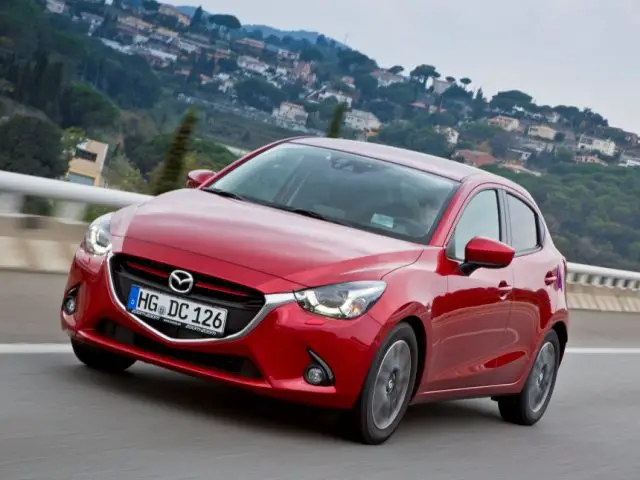 Mazda2-1