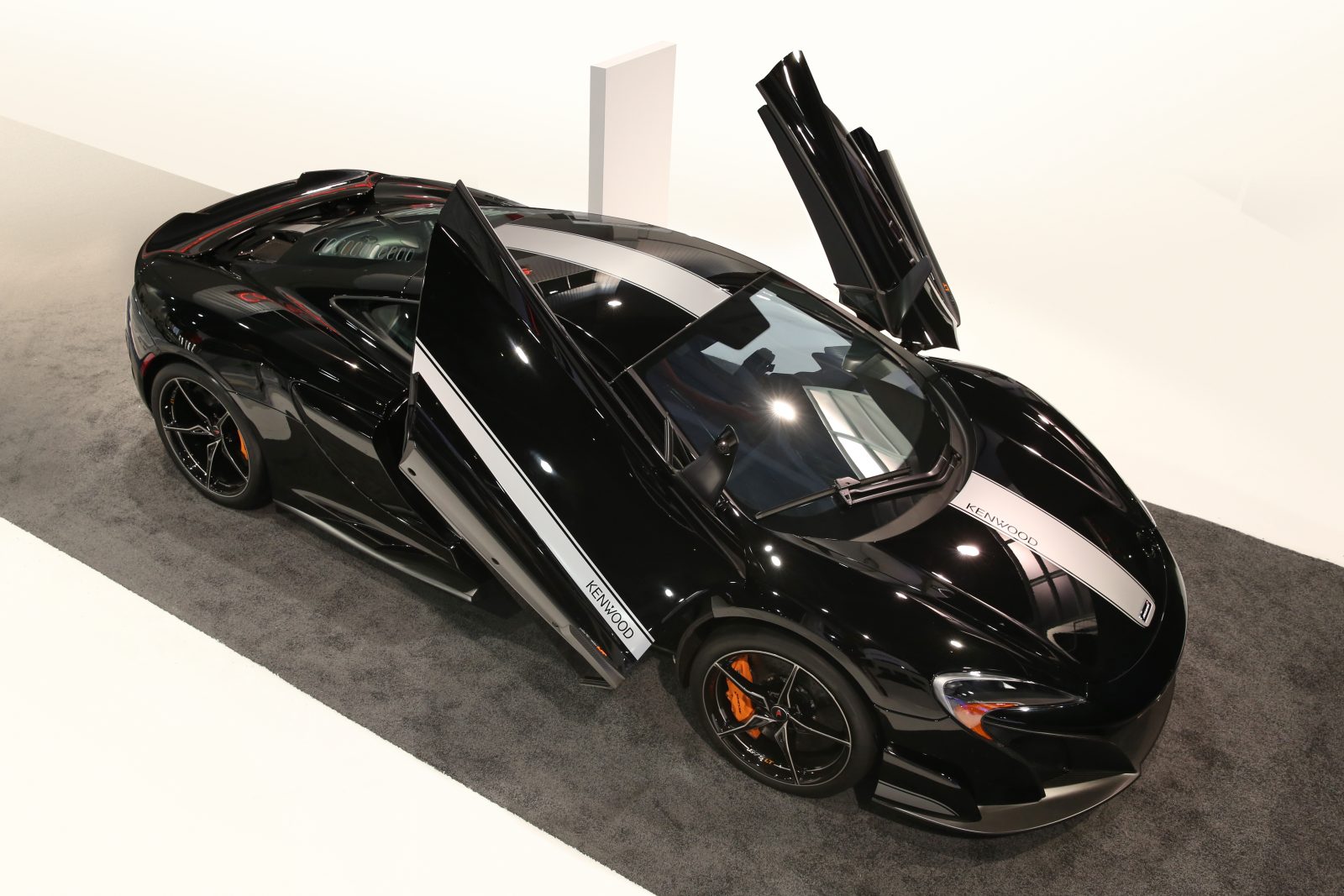 McLaren 675LT JVCKenwood 1