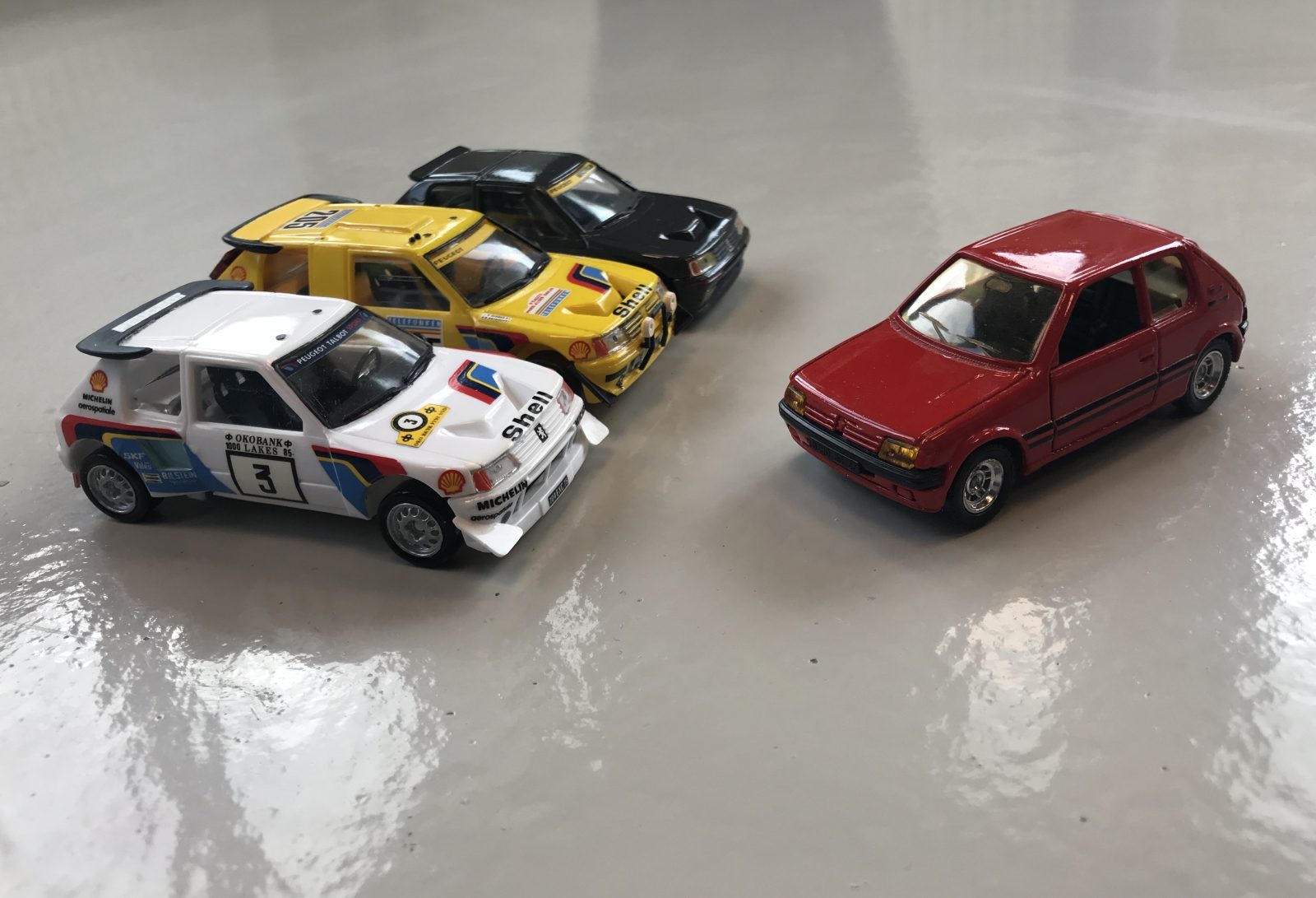 Peugeot 205 GTI en Turbo 16 - AutoRAI in Miniatuur