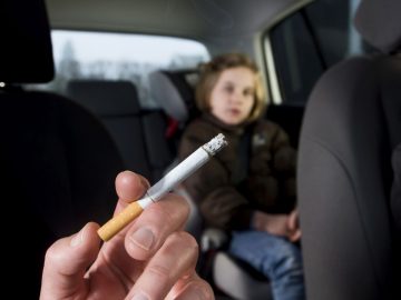 Roken in de auto