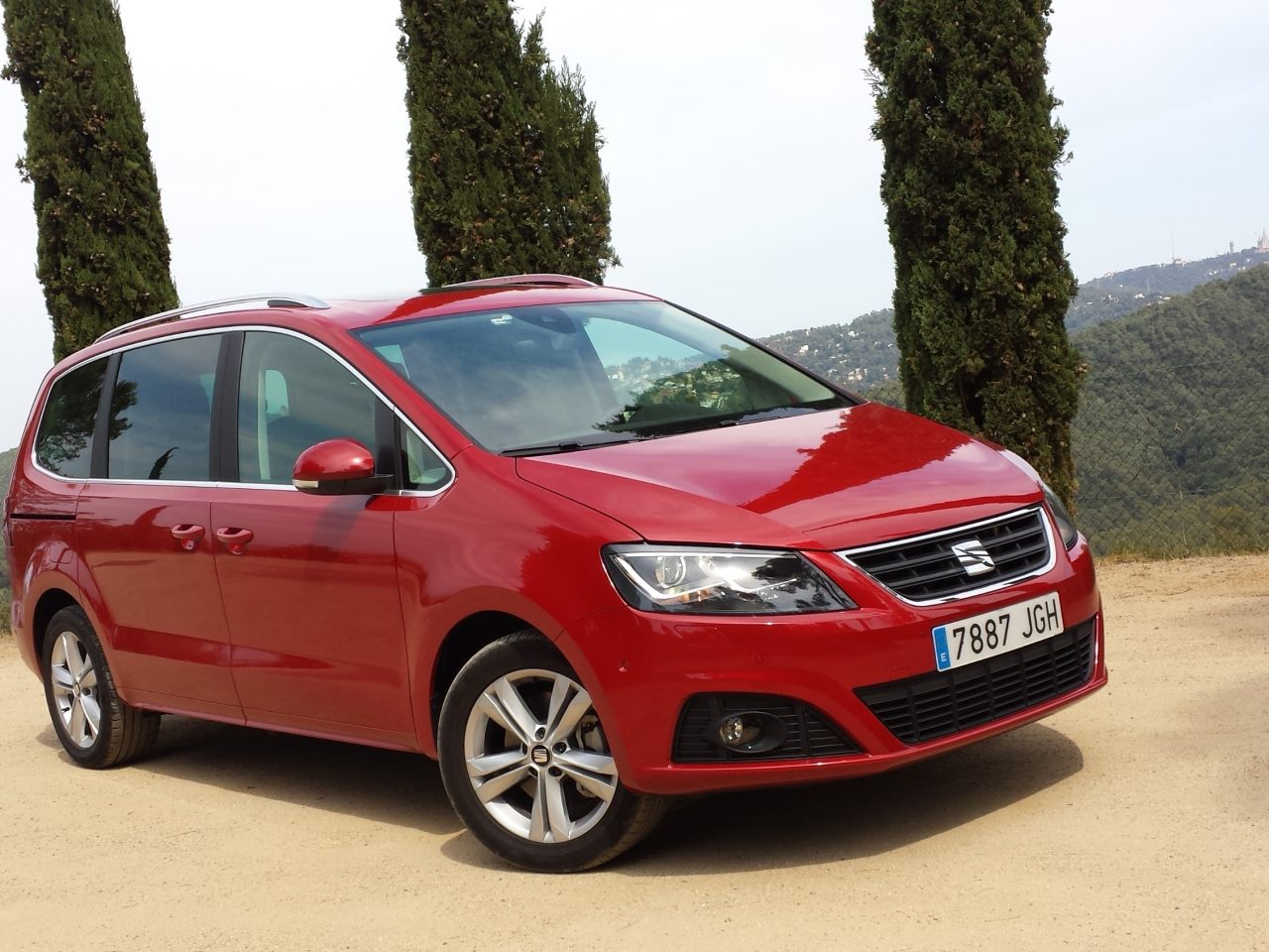 Seat-Alhambra-2015-11.jpg