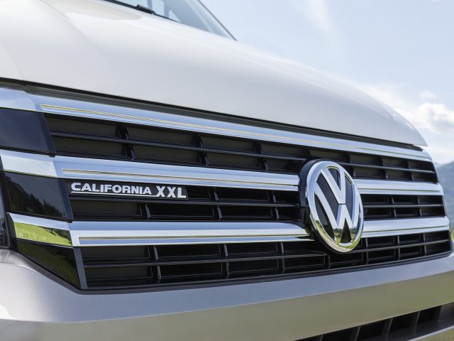 De voorgrille van de Volkswagen California XL, de natte droom van elke Nederlandse kampeerder.