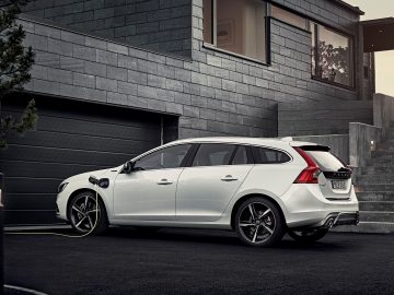 Volvo V60 D5 Twin Engine 2016 1