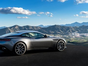 aston-martin-db11-officieel-03