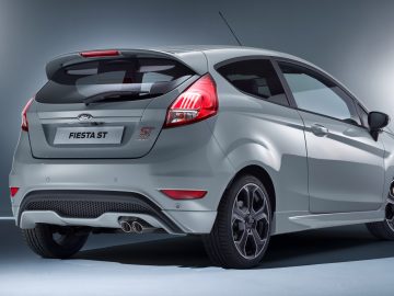 ford-fiesta-st200-02