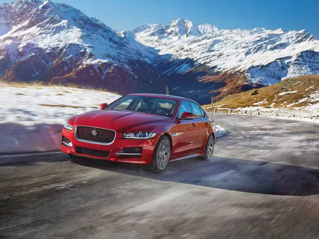 jaguar-xe-aws-vierwielaandrijving (2)