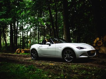 mazda-mx-5-nd-vs-na-2015-rijtest-review-5