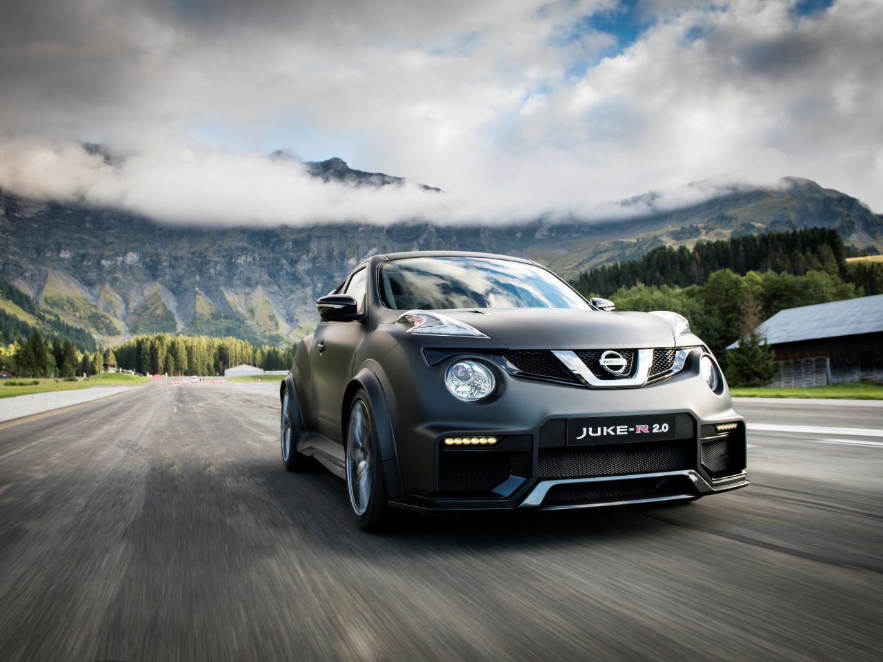 nissan-juke-r-2-gtr (13)
