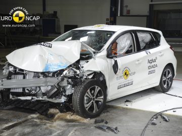 nissan-pulsar-crashtest.jpg