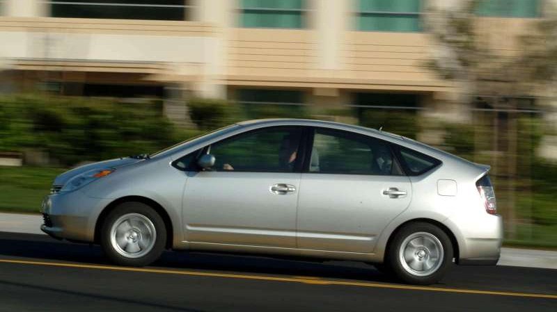 prius-tuv-1.jpg