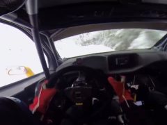 rally-coureur-sneeuw